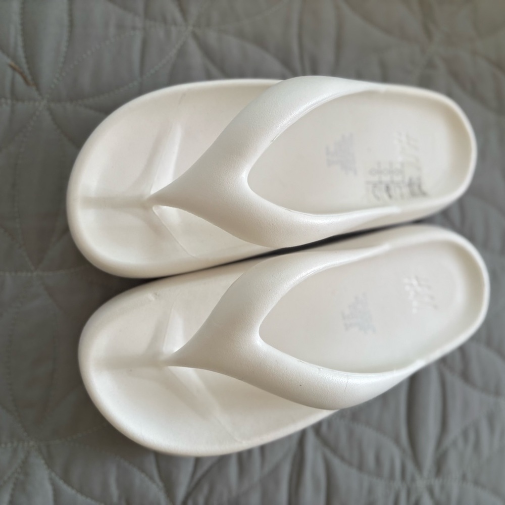 New H&M Classic White Sandals